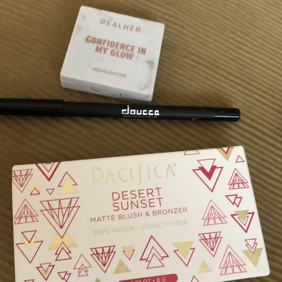 Ipsy Makeup Bundle, blusher, bronzer, highlighter, eyeliner - Picture 4 of 8